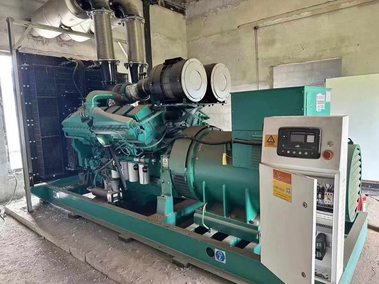 东澳镇无功补偿装置的性能评估需要考虑哪些因素？