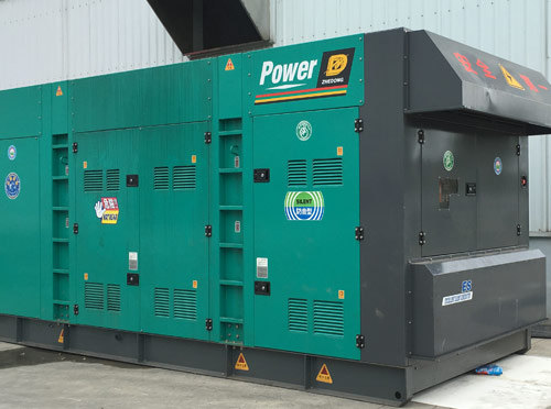 东澳镇升级发电机组的过程中需要注意哪些安全事项？