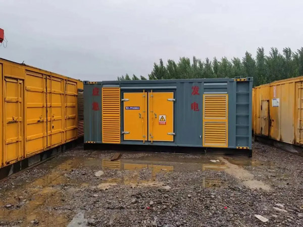 东澳镇柴油发电机如何判断干式空气滤清器是否需要更换？