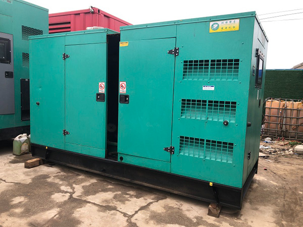 东澳镇怎样合理控制磷酸铁锂蓄电池的充放电倍率以延长其使用寿命？